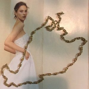 Beautiful vintage gold  tone necklace